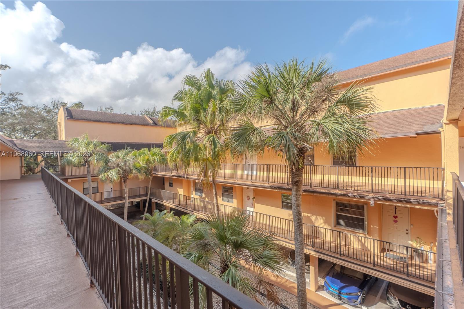 LAGO WEST CONDOMINIUM - Residential