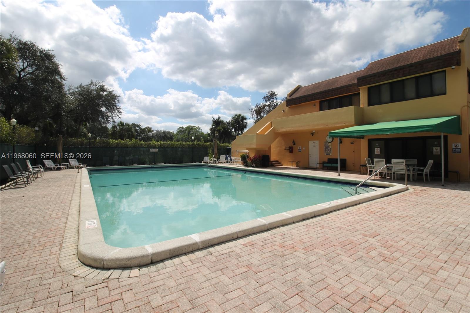 LAGO WEST CONDOMINIUM - Residential