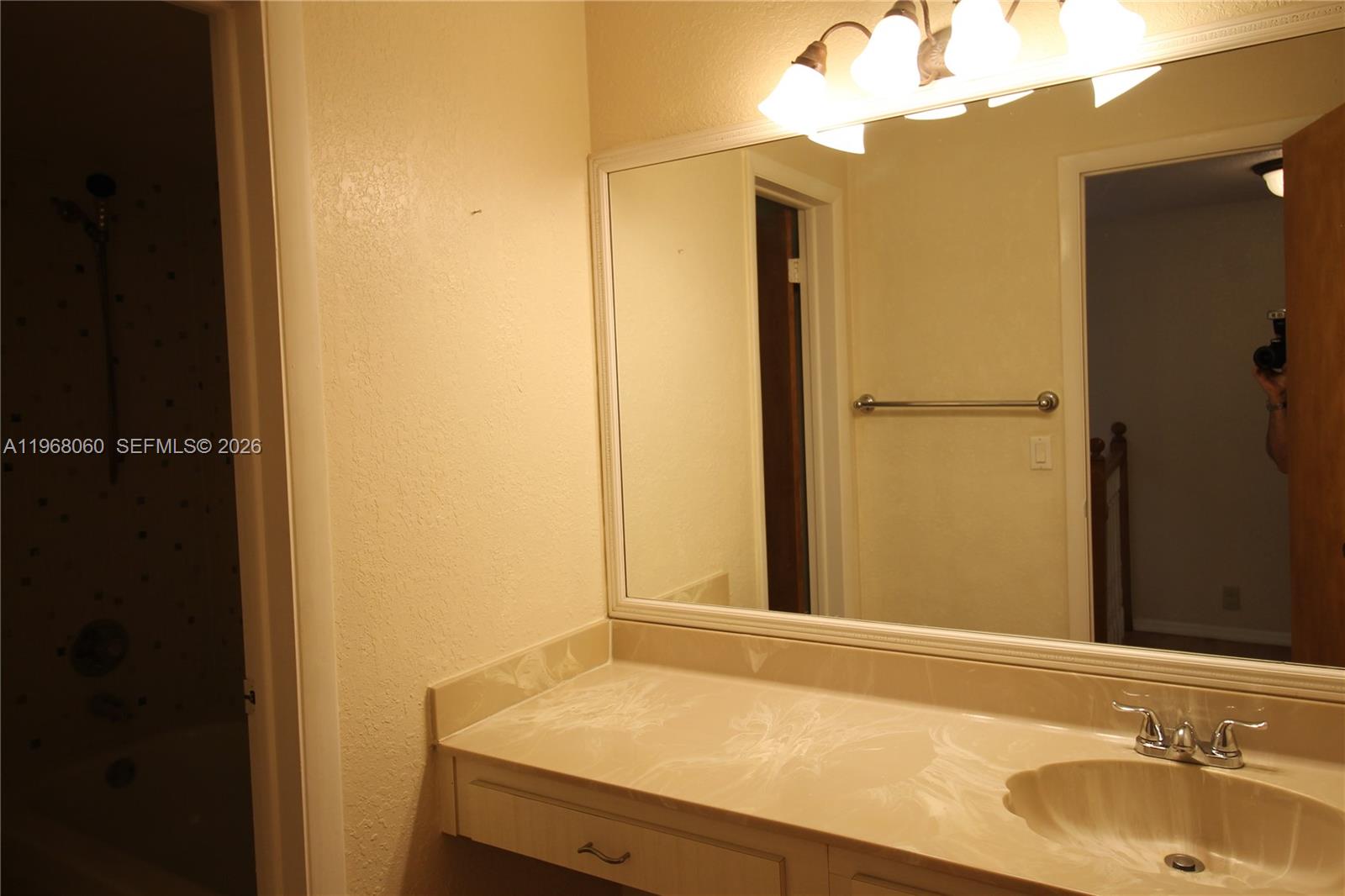 LAGO WEST CONDOMINIUM - Residential