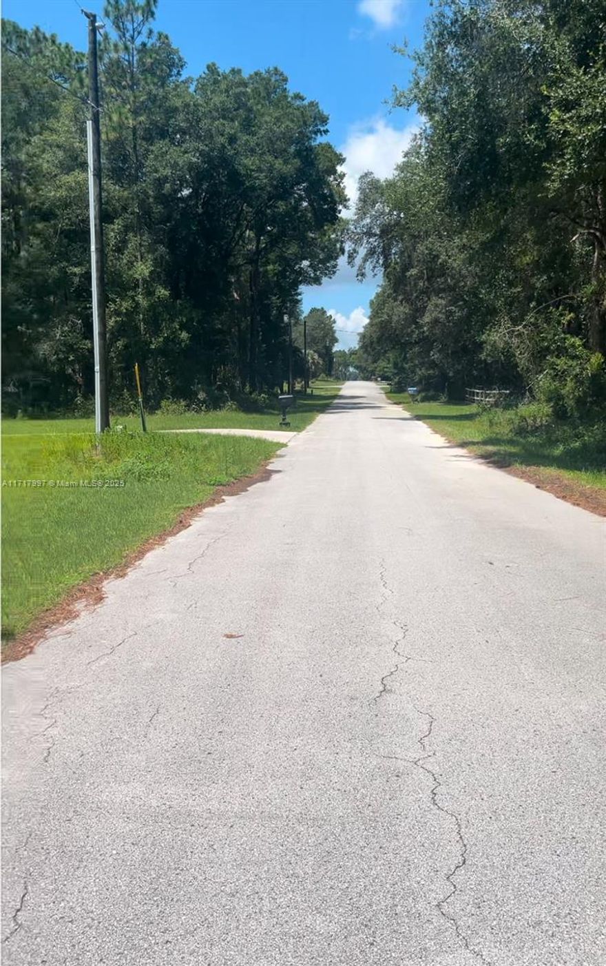 Dunnellon Land for Sale- 0.92 acres. Great opportunity!! Here is the Residential lot that you are looking for to build your dream home in Dunnellon- Rainbow Acre Subdivision, enjoy this quite Community. Feel free to pass by and see the land and the neighborhood in person. It is located closer to downtown Dunnellon, Minutes to Rainbow Springs and Rainbow River recreation and boating. Golf is nearby, too! Only 25 minutes to Crystal River; 15 minutes to Ocala. 7 minutes to shopping!