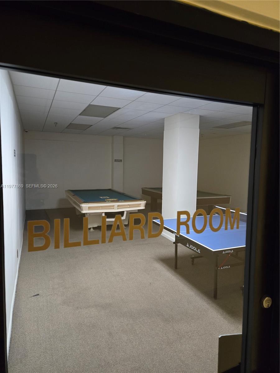 WINSTON TOWERS 700 CONDO - Residential