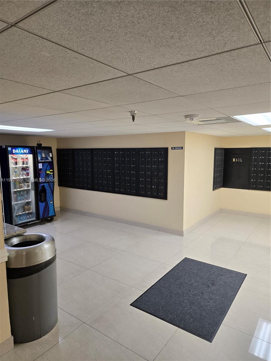 WINSTON TOWERS 700 CONDO - Residential