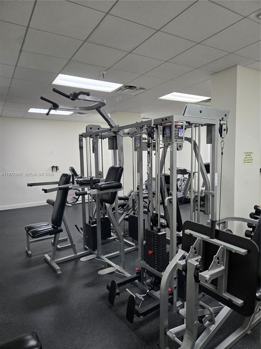 WINSTON TOWERS 700 CONDO - Residential