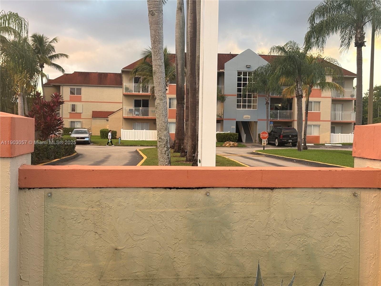 VILLA RUSTICA I CONDO - Residential