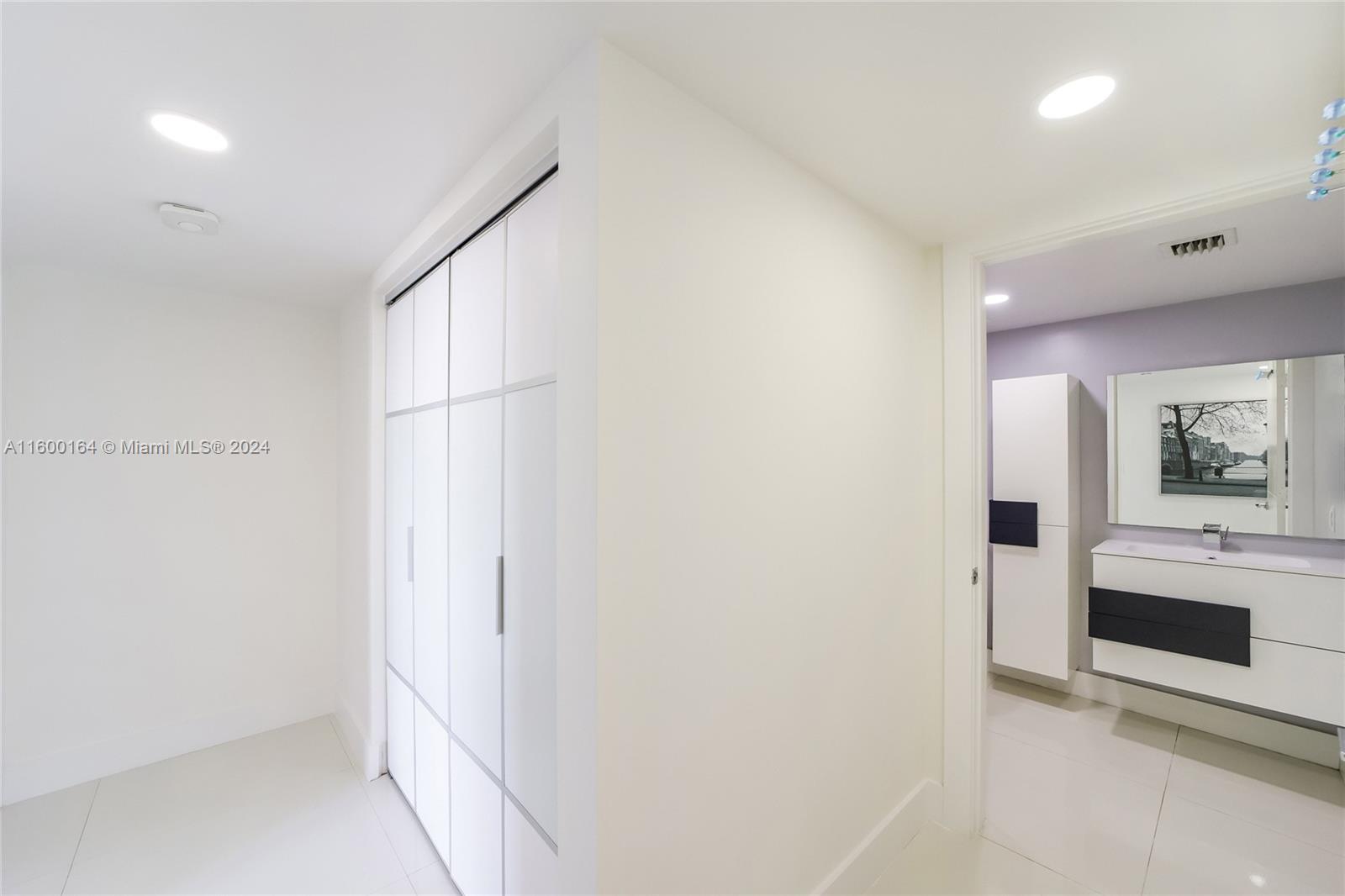 THE ASTON CONDO - Residential