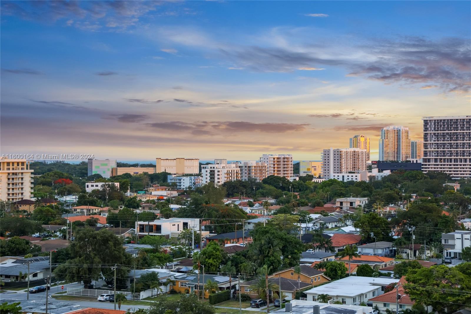 THE ASTON CONDO - Residential