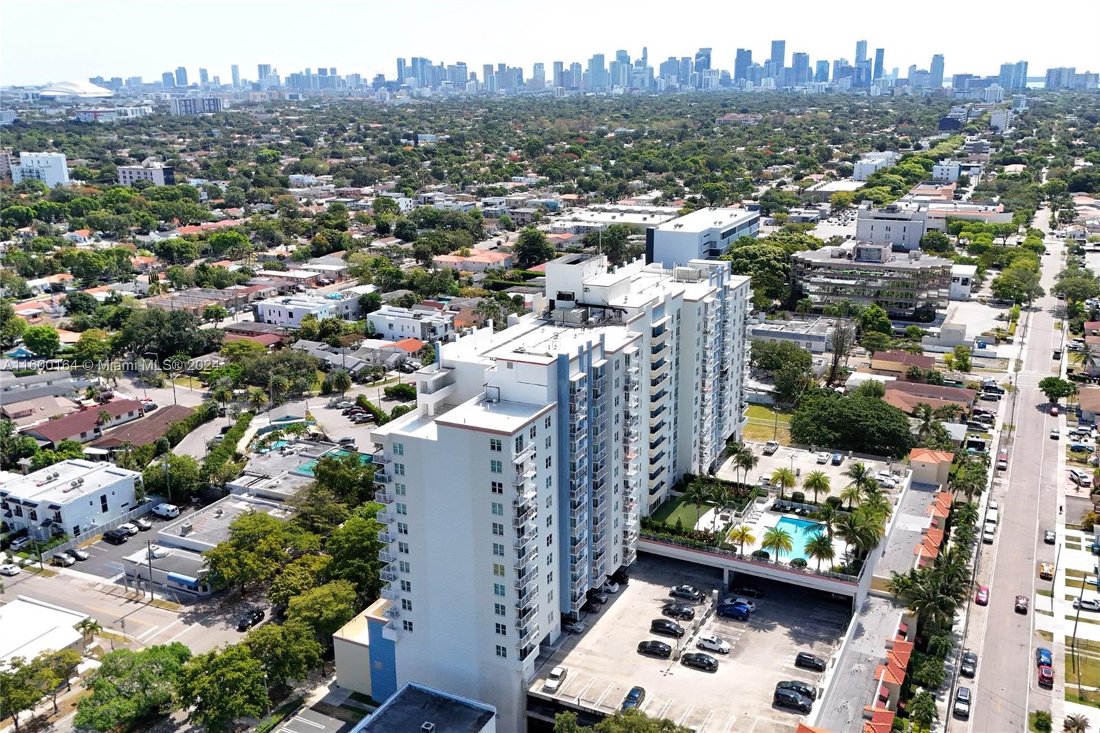 THE ASTON CONDO - Residential