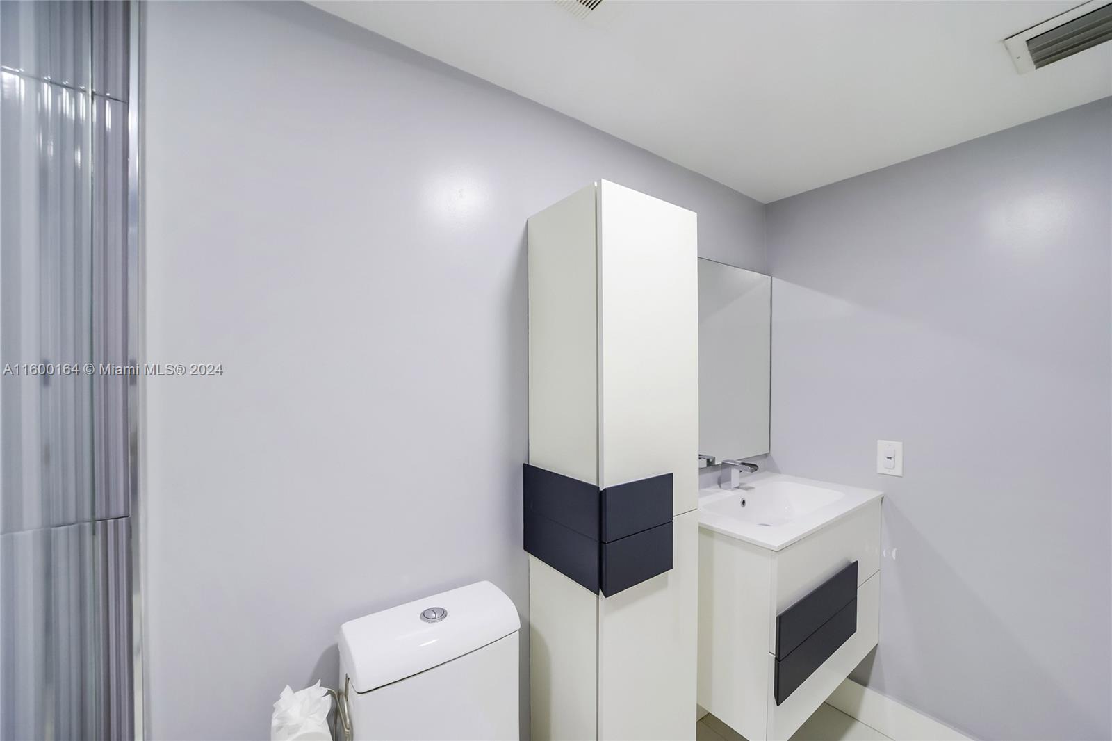THE ASTON CONDO - Residential