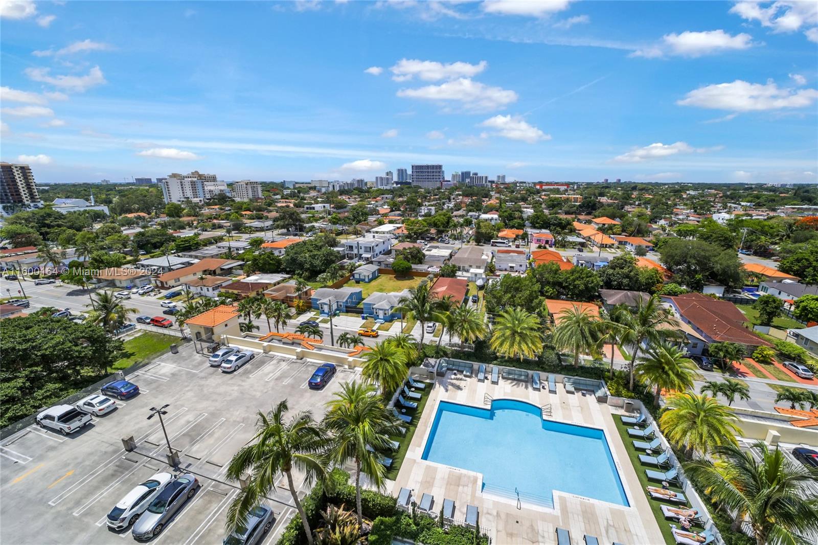 THE ASTON CONDO - Residential