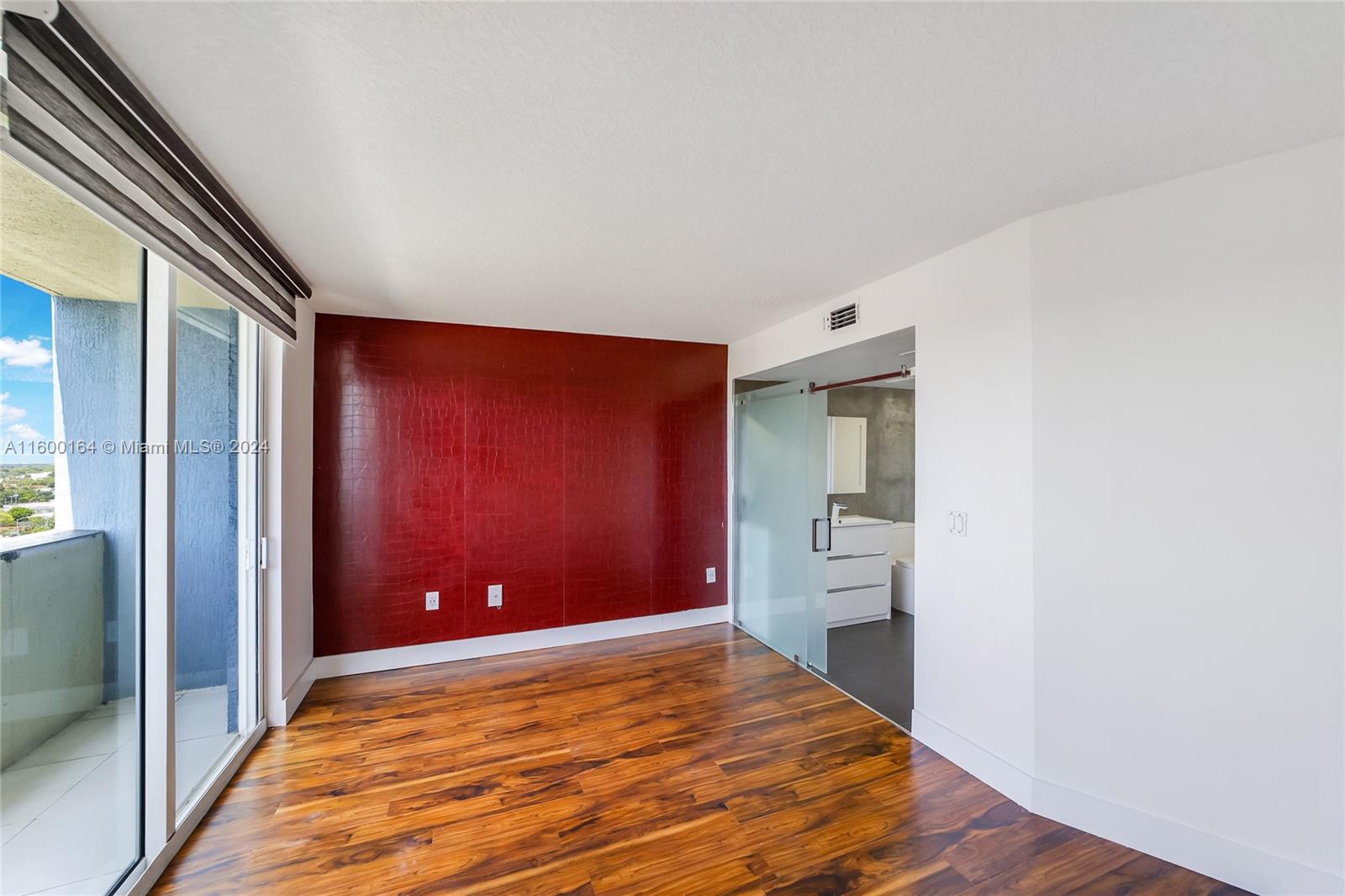 THE ASTON CONDO - Residential