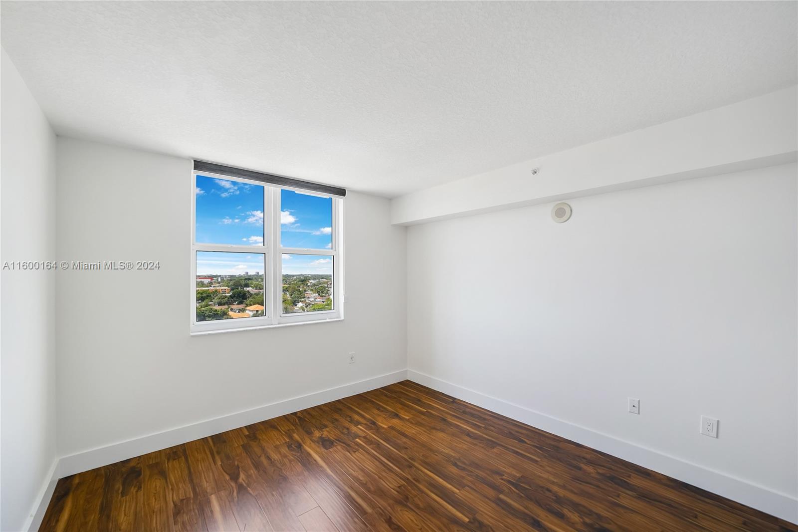 THE ASTON CONDO - Residential