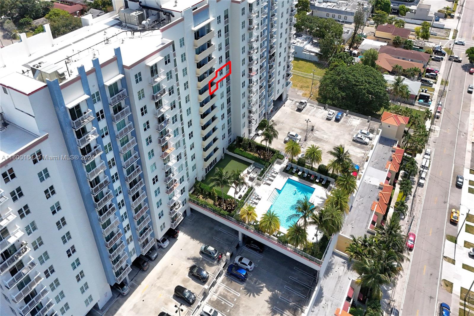 THE ASTON CONDO - Residential