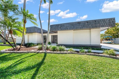 8360 SW 185th Ter Cutler Bay FL 33157