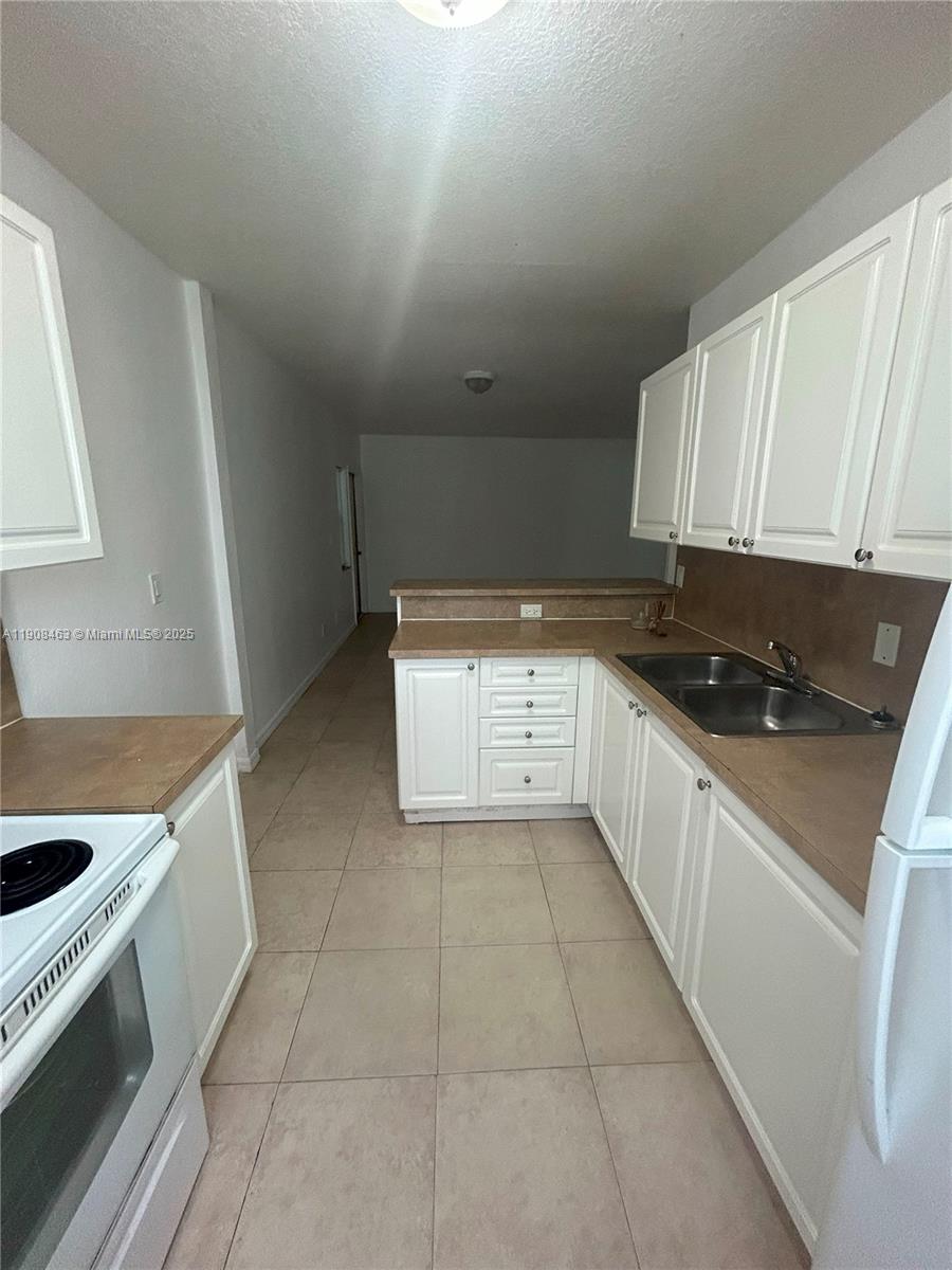 NORMANDY WATERWAY SUB - Residential Lease