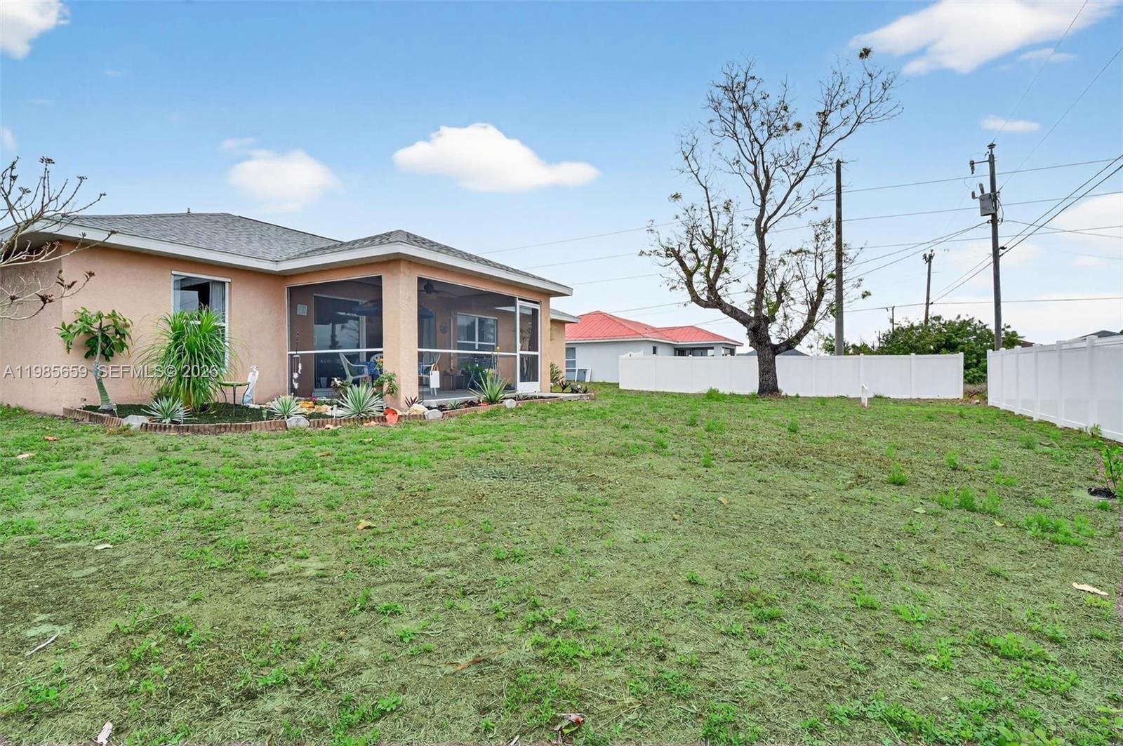 CAPE CORAL - Residential