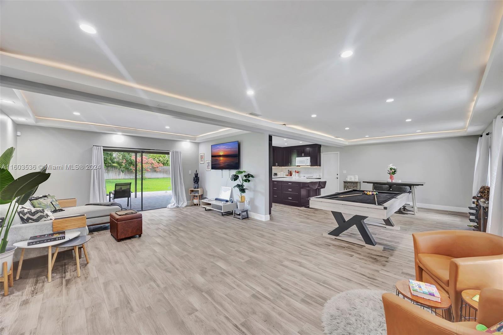 CORAL REEF ESTATES - Residential