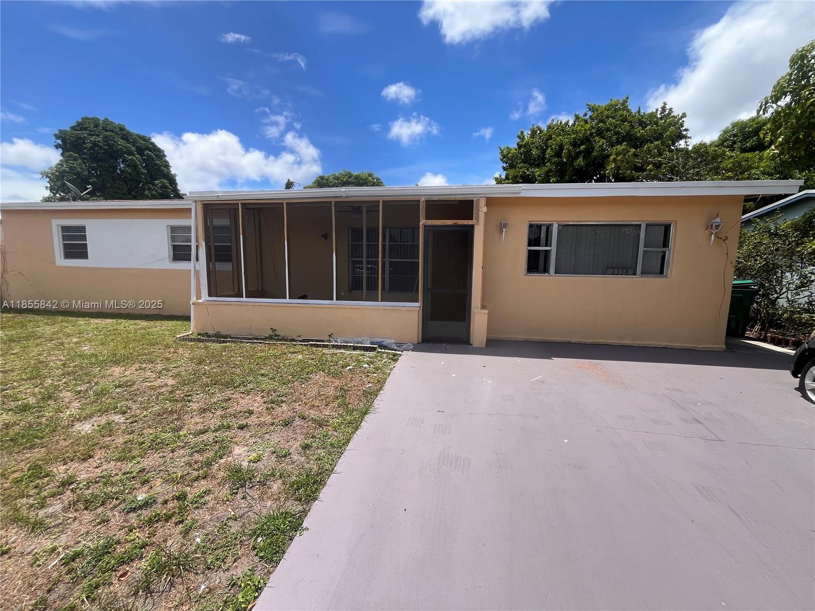 VERY BIG HOUSE FOR A LARGE FAMILY INCLUDING A MOTHER-IN-LAW QUARTER. BIG BACK YARD OFFERS UNPRECEDENT OPPORTUNITY. JUST CONTACT YOUR REAL ESTATE BROKER FOR MORE INFORMATION AND SHOWING.