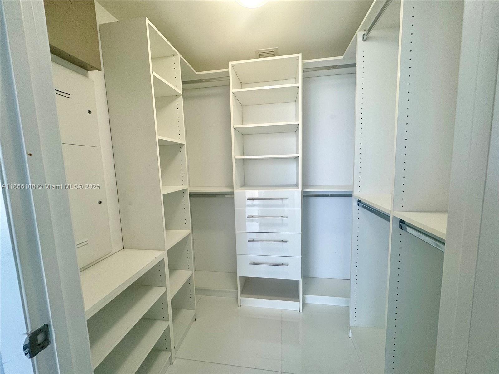 ICON BRICKELL 2 - Residential