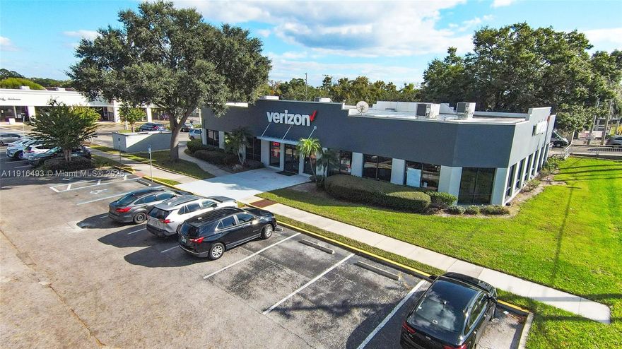 This freestanding, fully renovated Verizon Wireless location offers strong retail visibility,
generous parking, dual frontage, and exceptional exposure along one of Casselberry’s most
active commercial corridors.
With its robust traffic flow and stable single-tenant structure, the asset aligns with Apex
Capital Realty’s focus on high-quality, income-producing retail investments positioned for
long-term value.