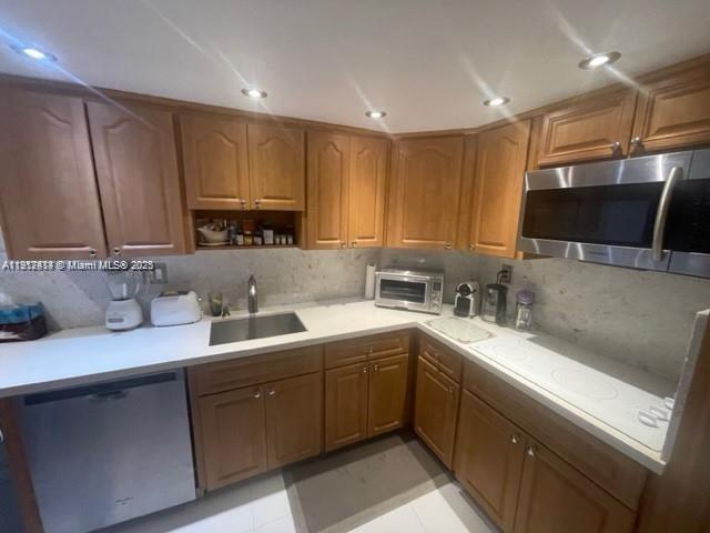 ARLEN HOUSE WEST CONDO - Residential Lease