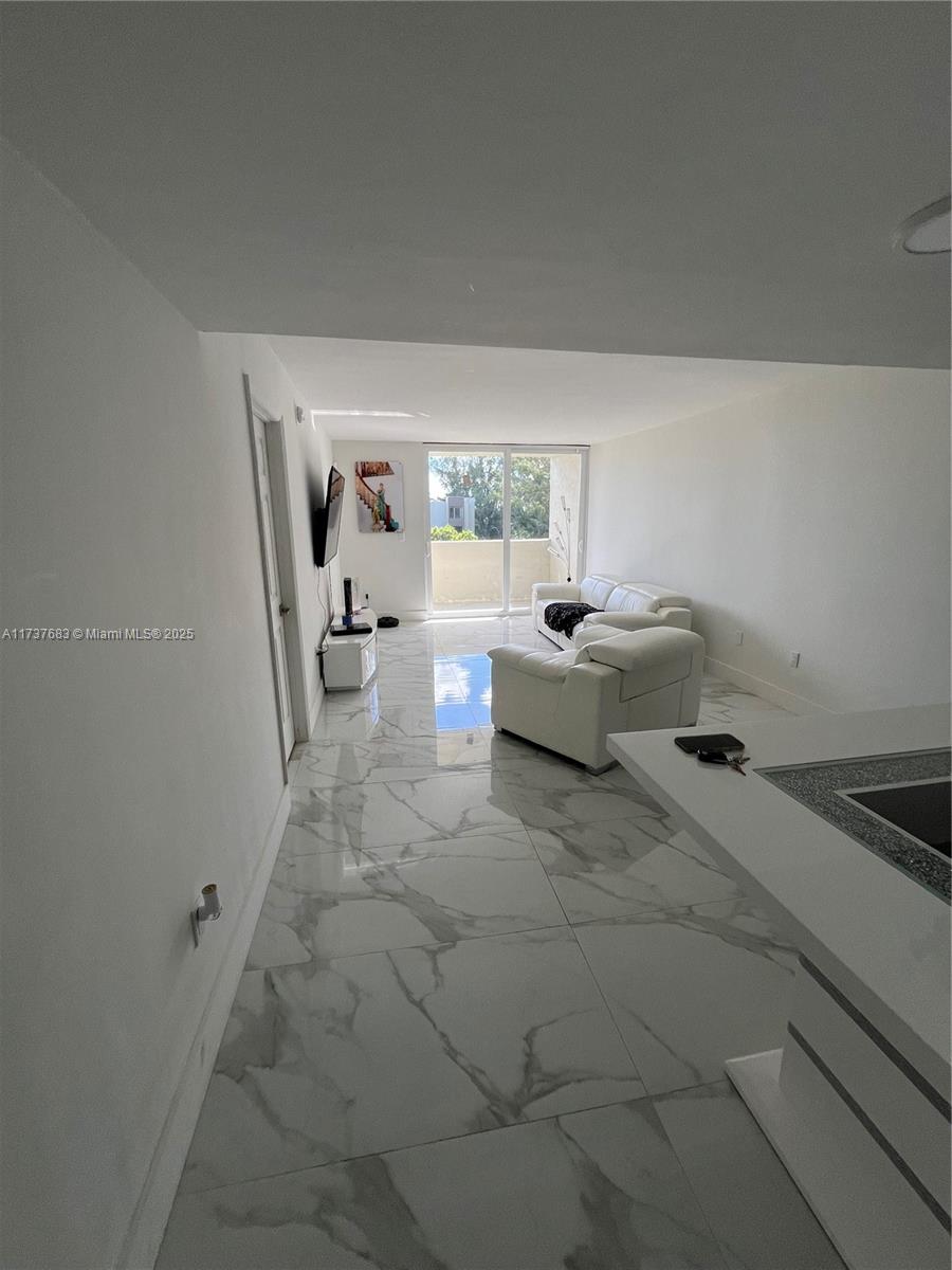 Samari Lake East Condo - Residential