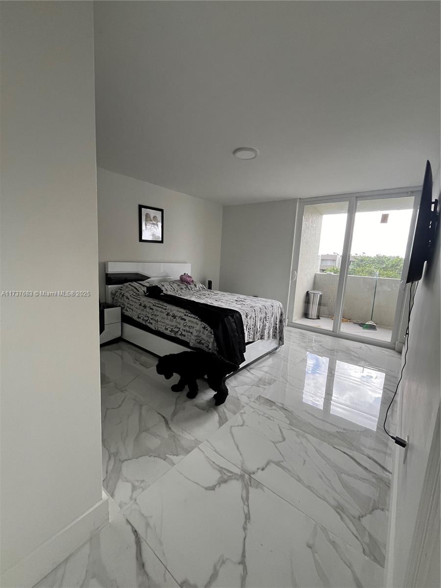 Samari Lake East Condo - Residential