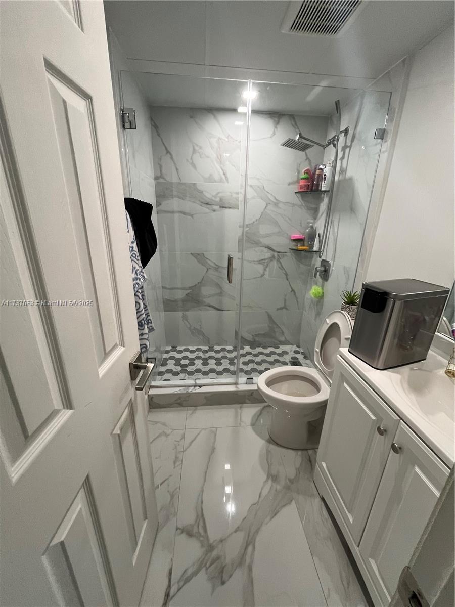Samari Lake East Condo - Residential