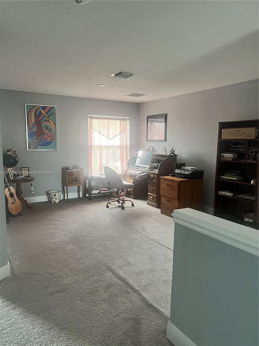 PALM BREEZES CLUB - Residential