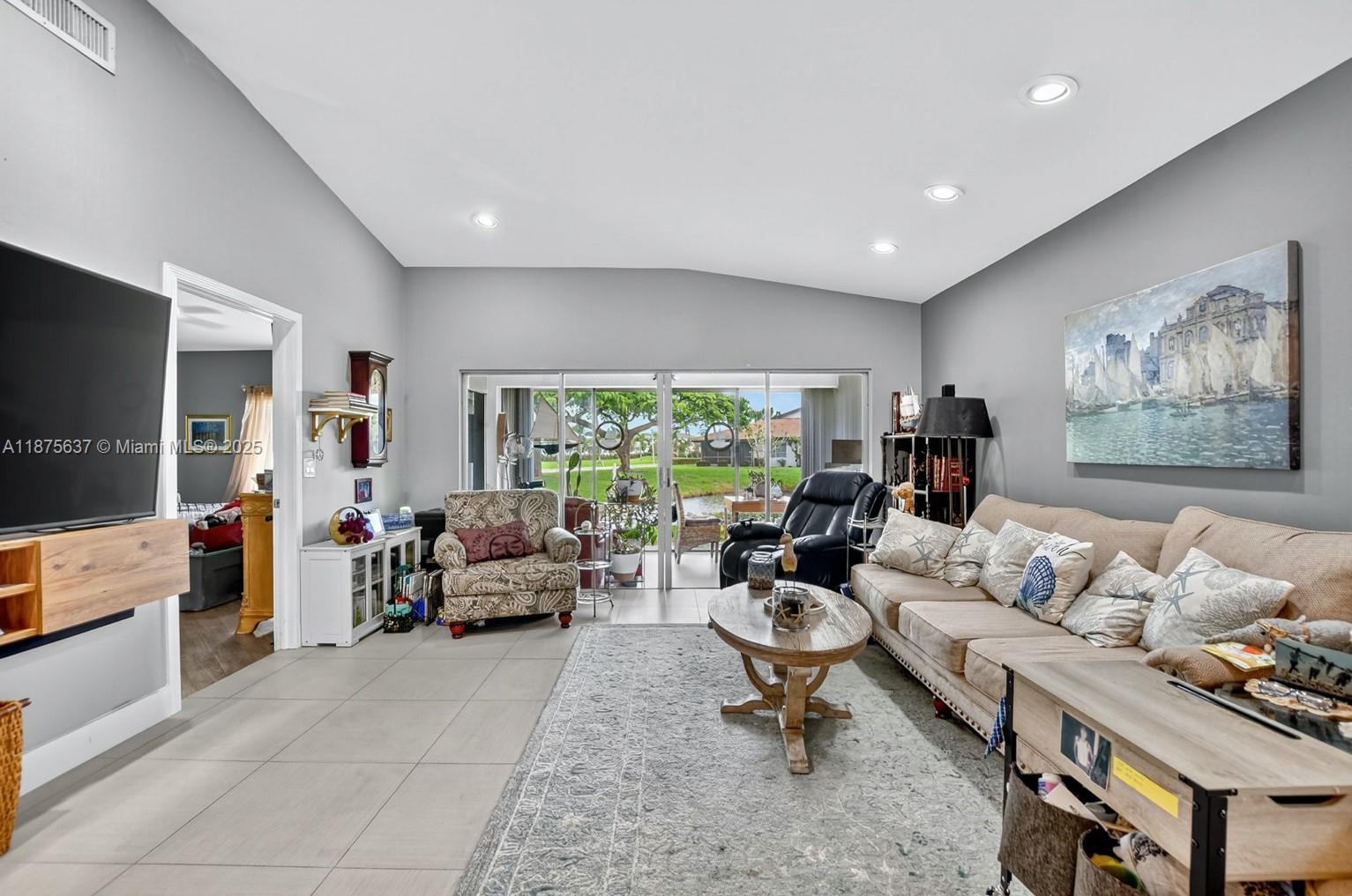 PALM GREENS AT VILLA DEL - Residential