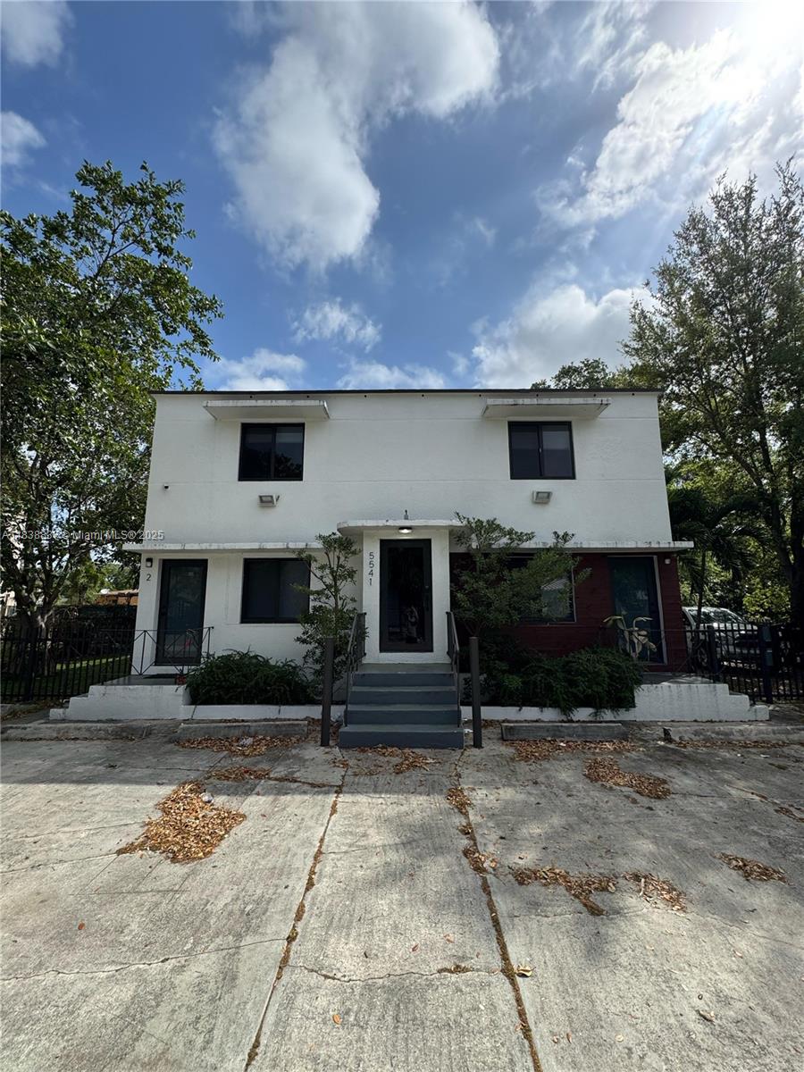 available apartament at miami, all utilities included, laundry and parking