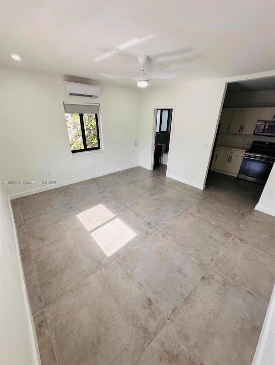 5541 NW Miami Ct 3