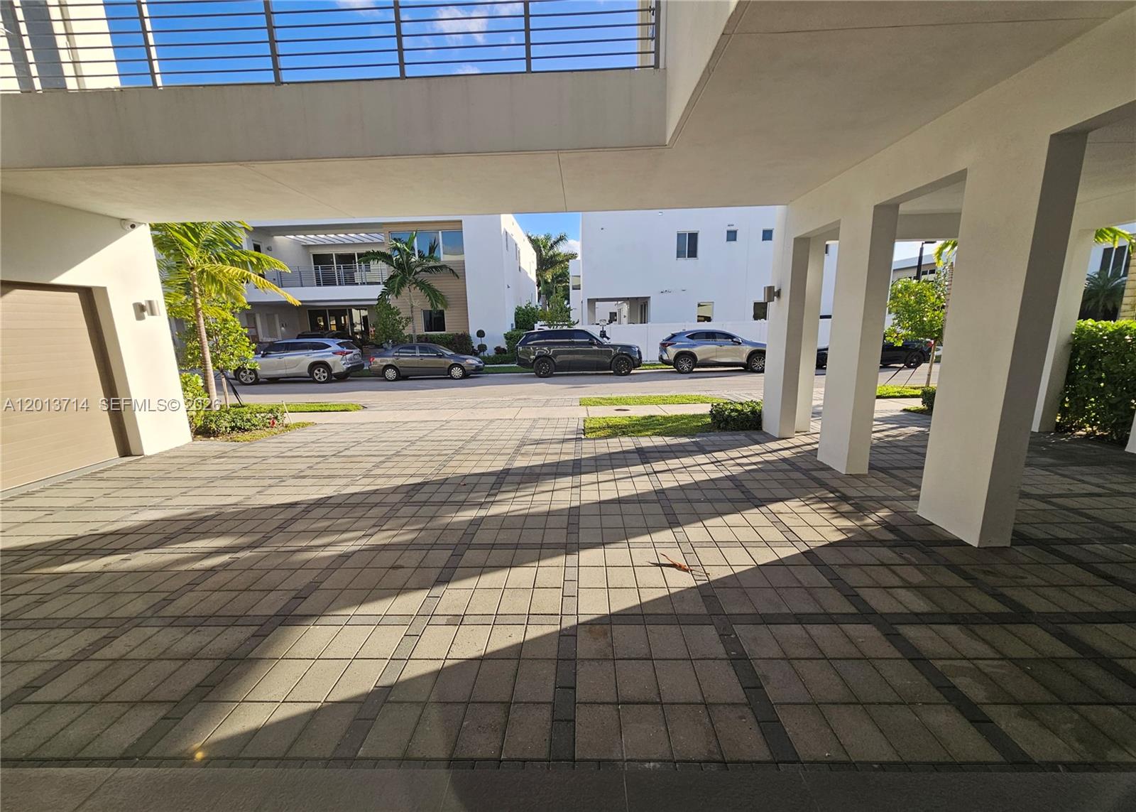 10289 NW 75th Ter 10289