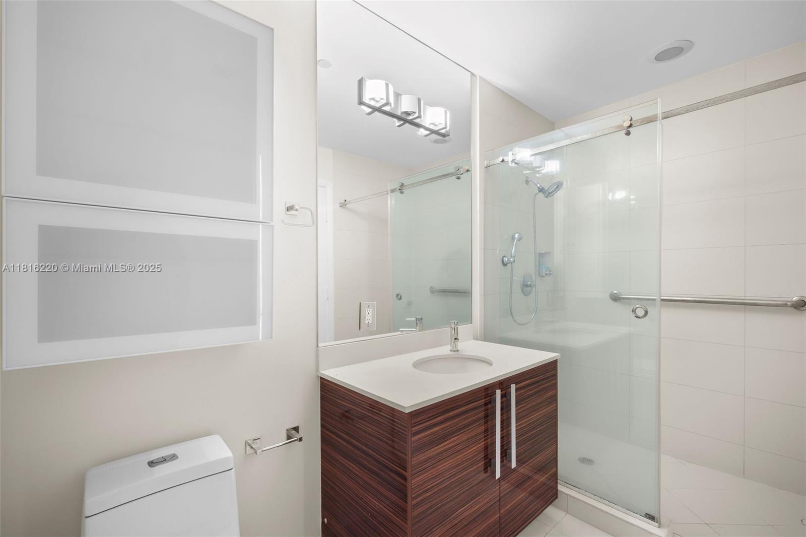 PARAMOUNT BAY CONDO - Residential Lease