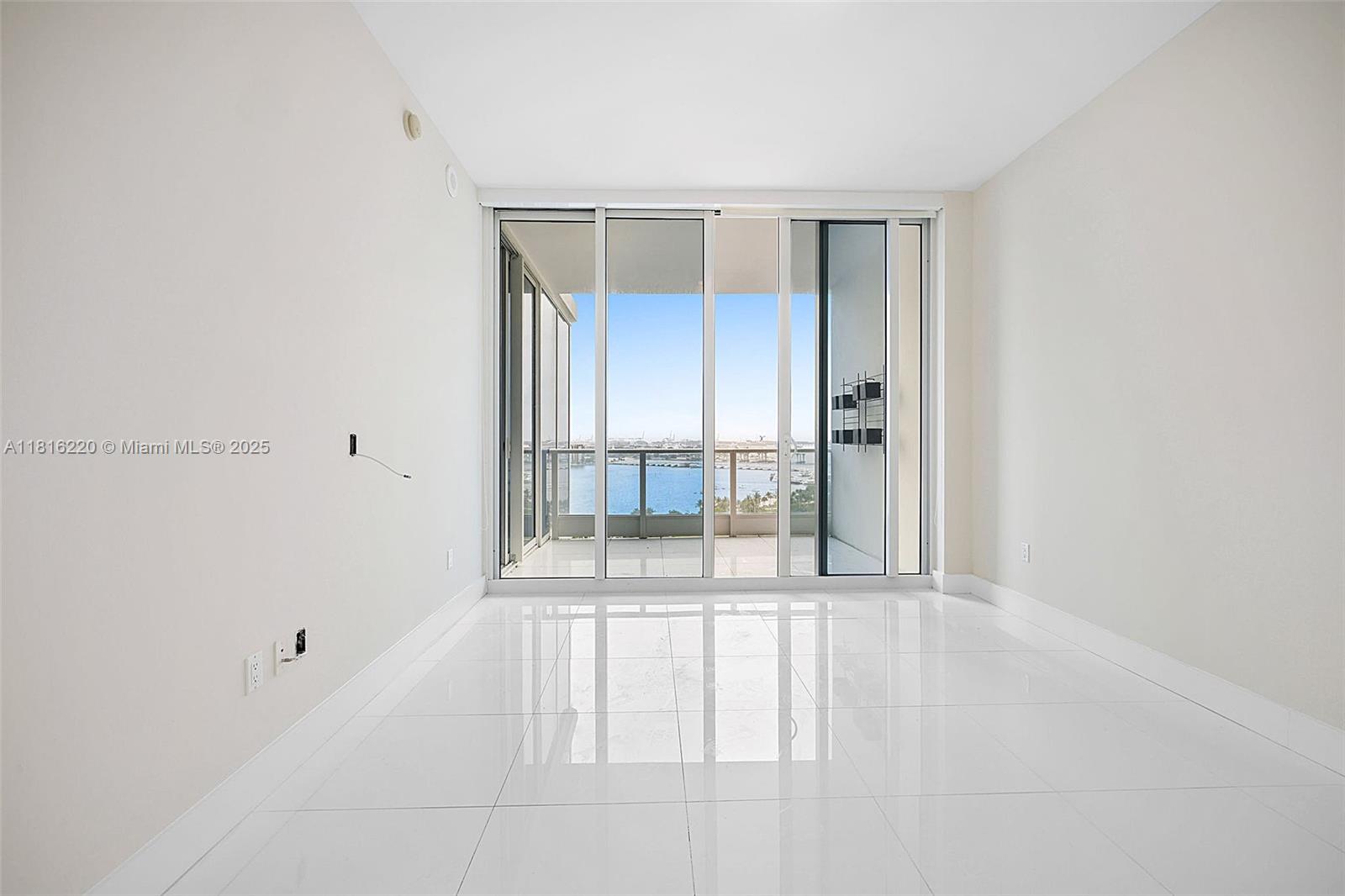 PARAMOUNT BAY CONDO - Residential Lease