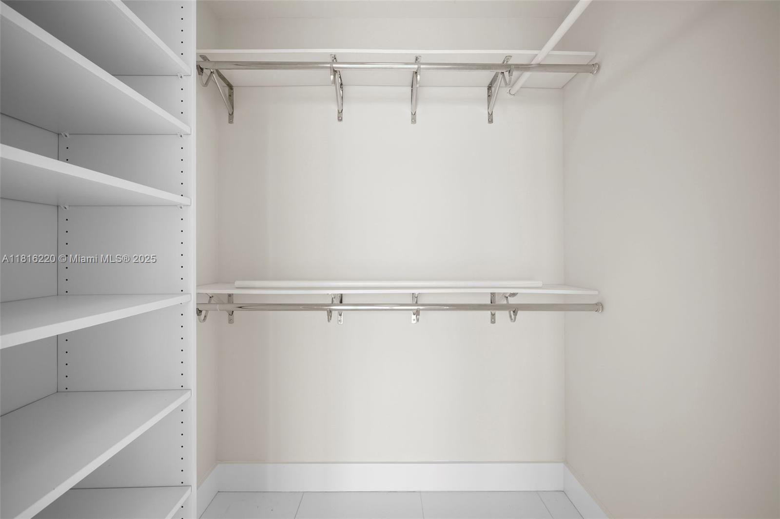 PARAMOUNT BAY CONDO - Residential Lease