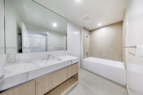 Tiny photo for 11 NE 6th St #3209, Miami, FL 33132 (MLS # A12045533)
