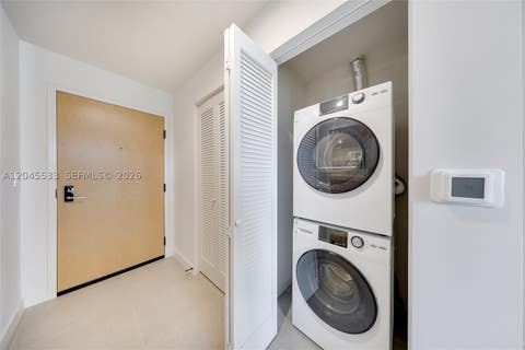 Tiny photo for 11 NE 6th St #3209, Miami, FL 33132 (MLS # A12045533)