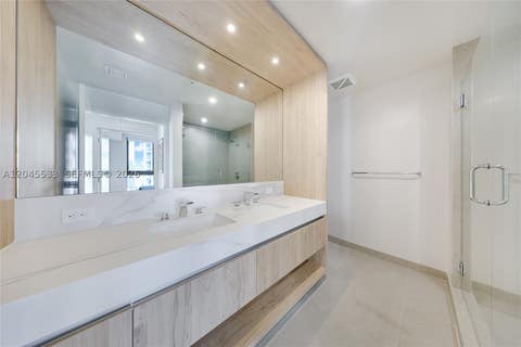 Tiny photo for 11 NE 6th St #3209, Miami, FL 33132 (MLS # A12045533)