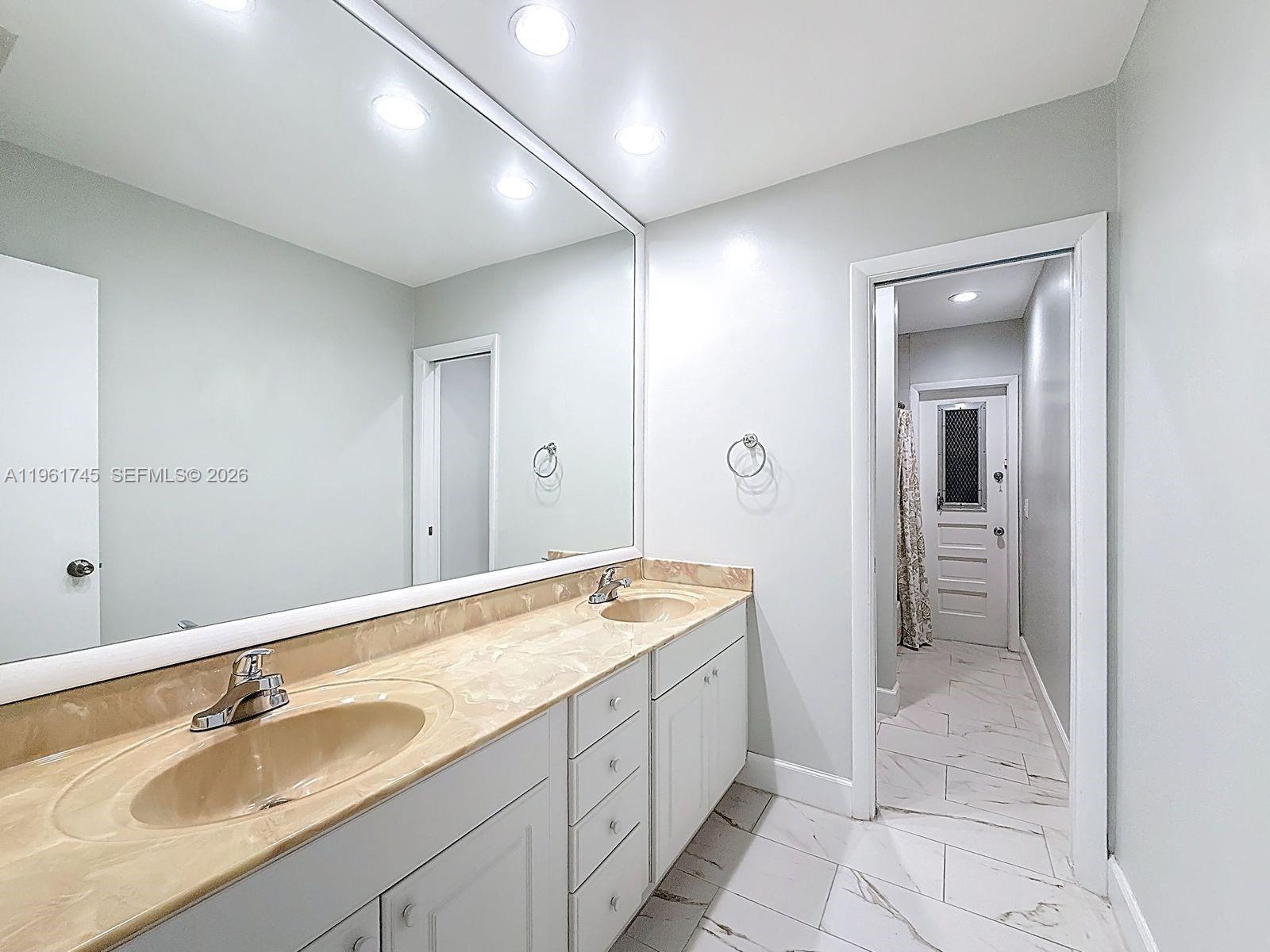 DELPHI VILLAS - Residential