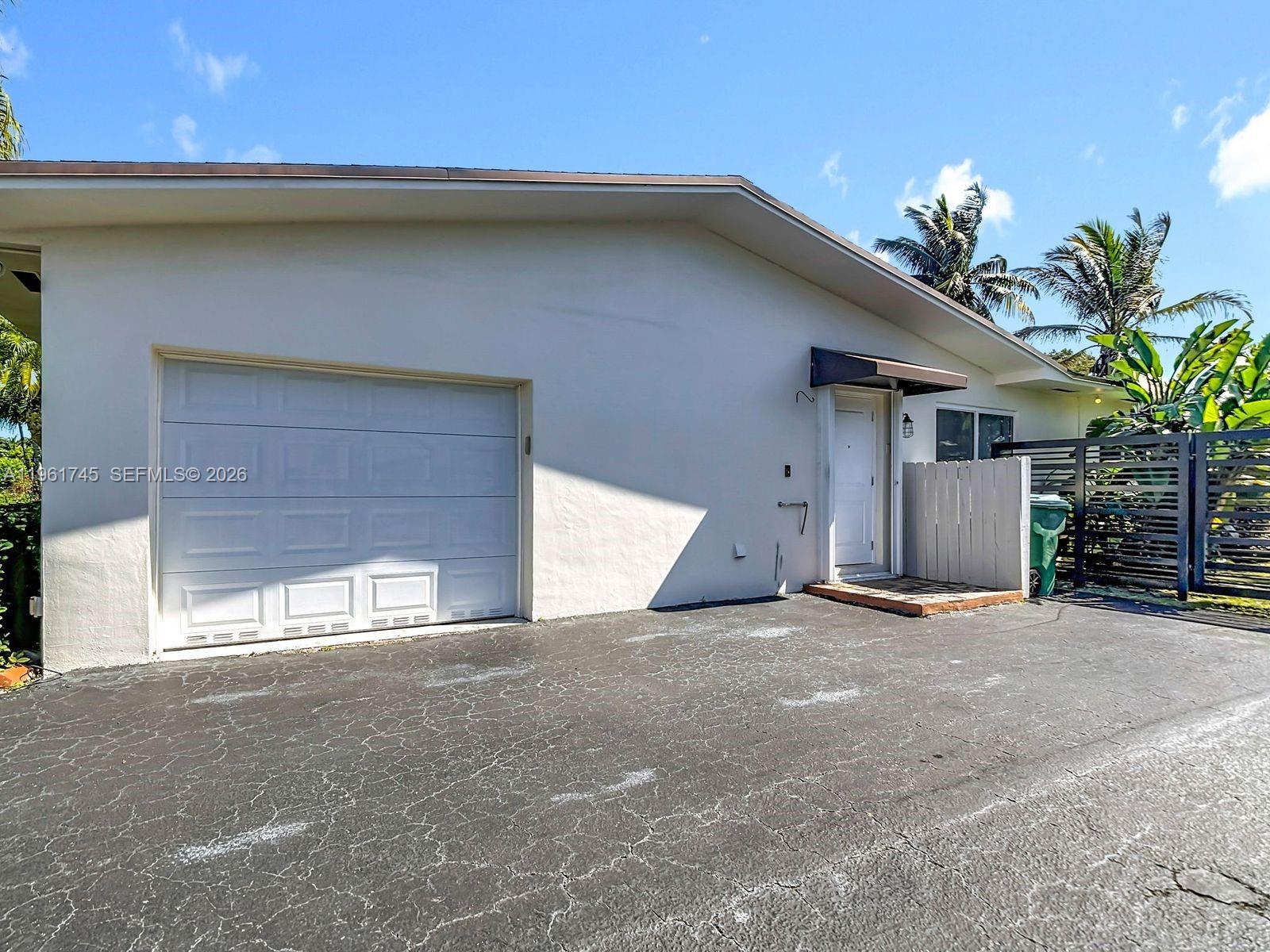 DELPHI VILLAS - Residential