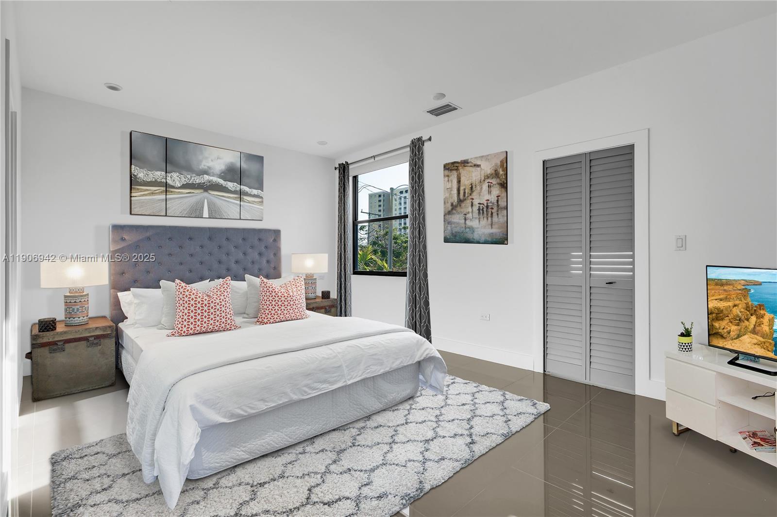 12TH ST MANORS SEC 3 - Residential