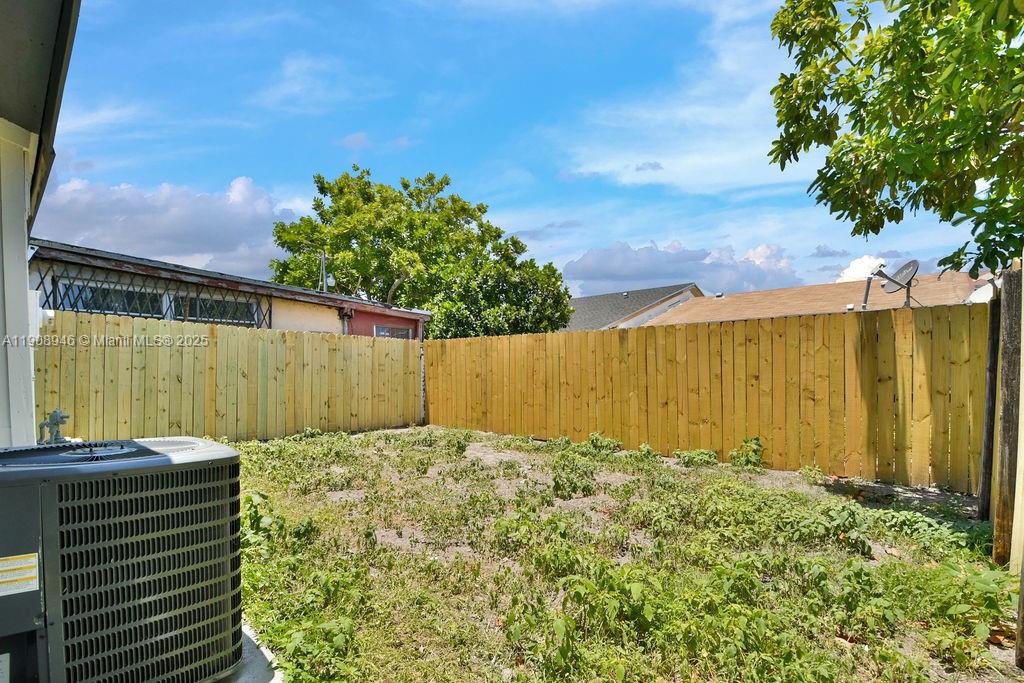 View photos, virtual tours, details... 18947 NW 45th Ave