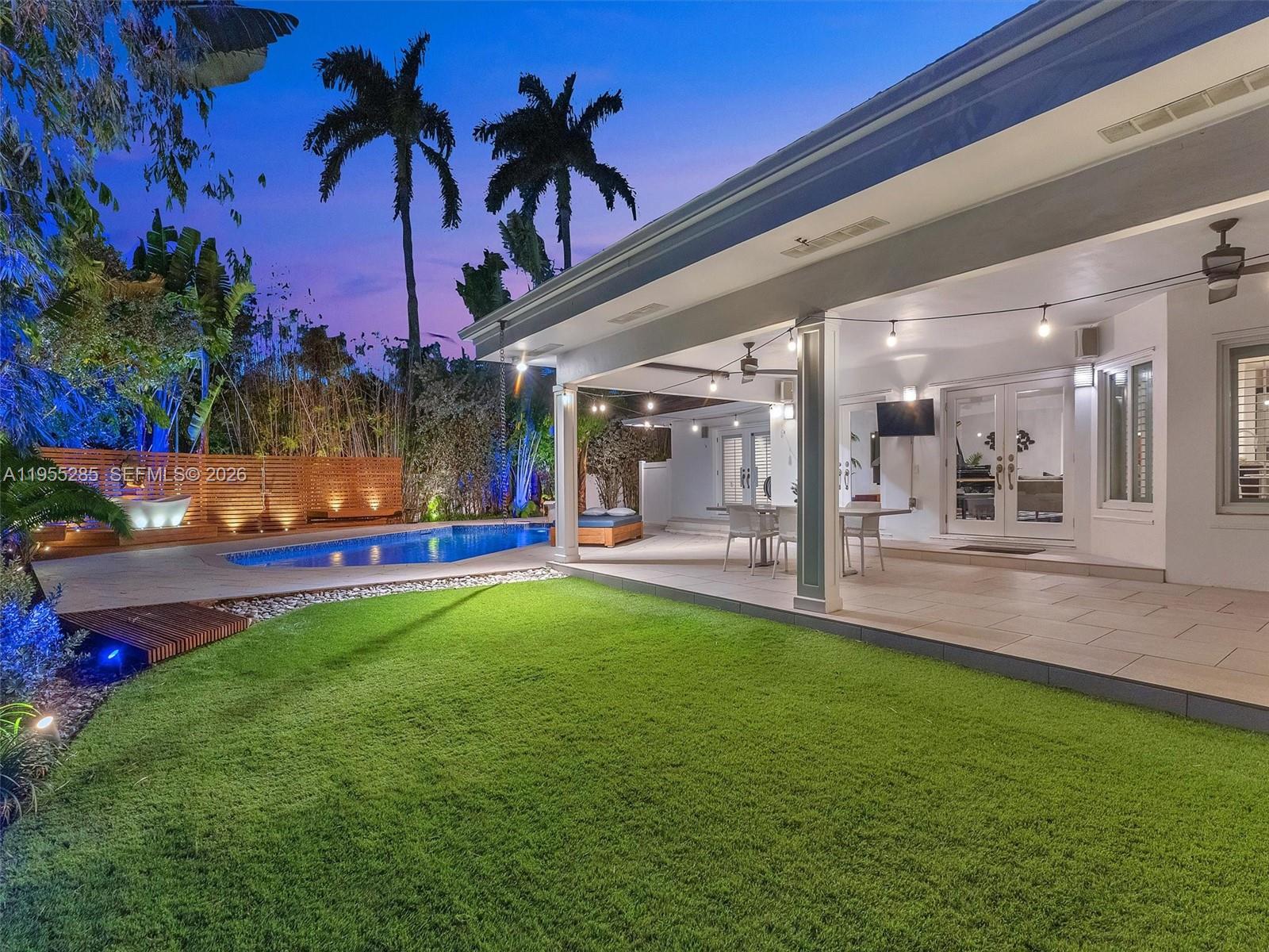 HOLLYWOOD LAKES SECTION - Residential