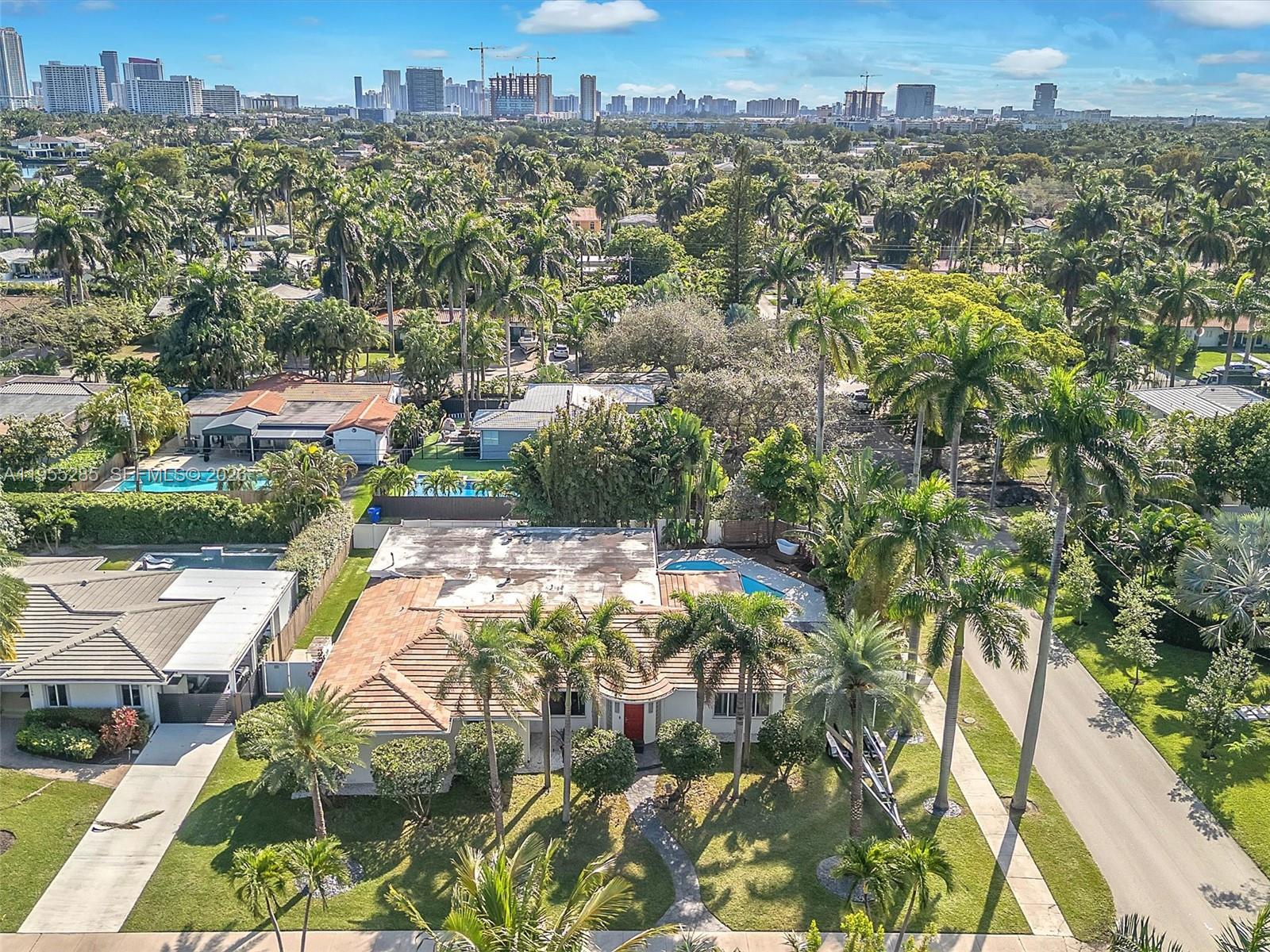 HOLLYWOOD LAKES SECTION - Residential