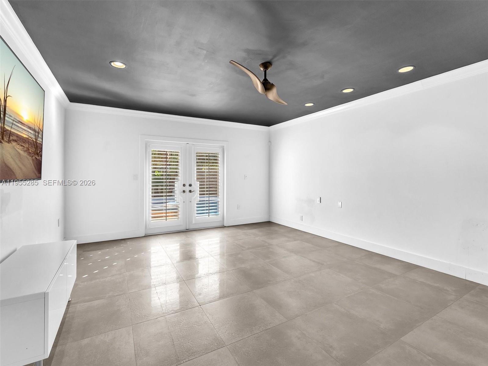 HOLLYWOOD LAKES SECTION - Residential