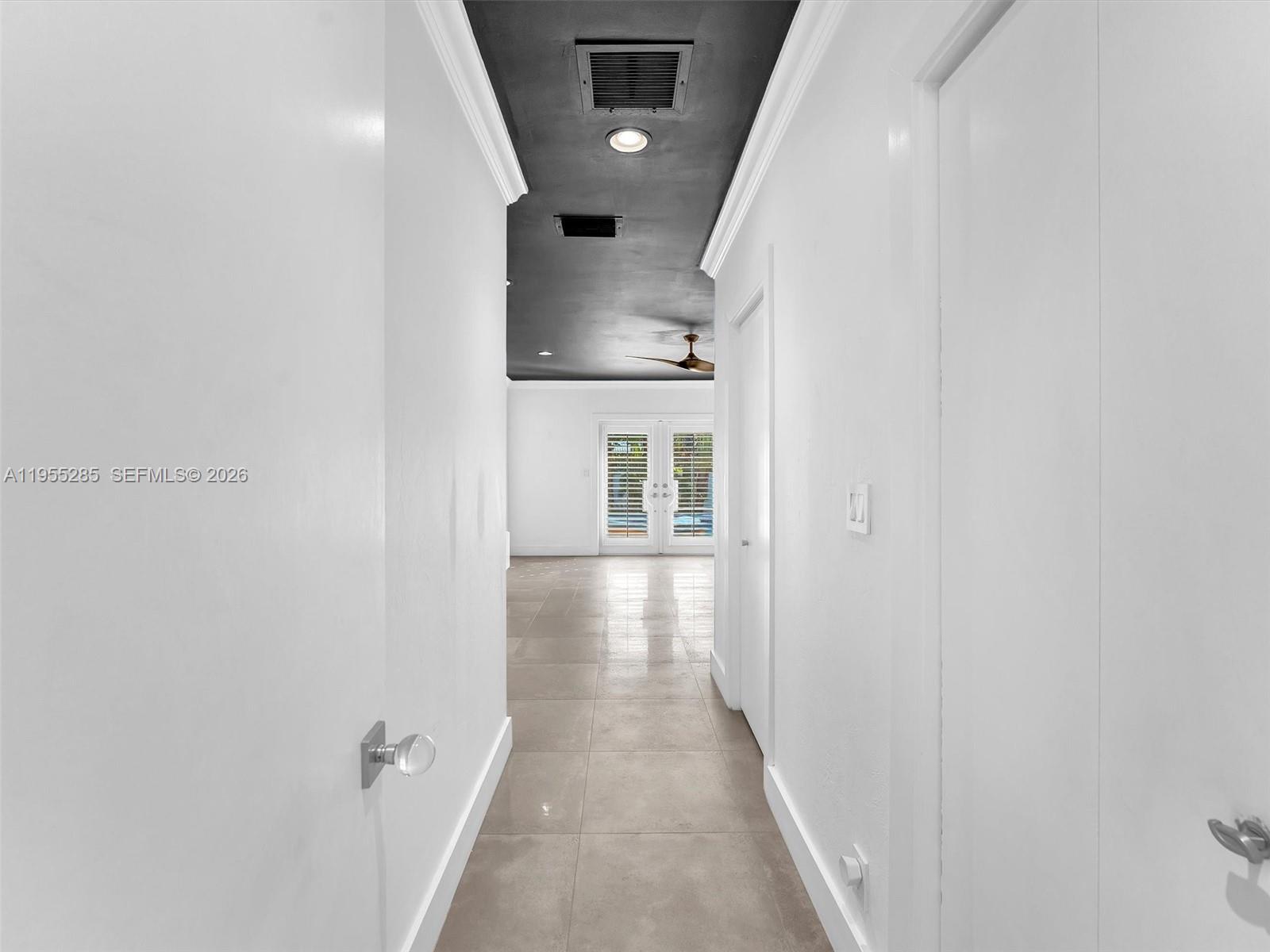 HOLLYWOOD LAKES SECTION - Residential