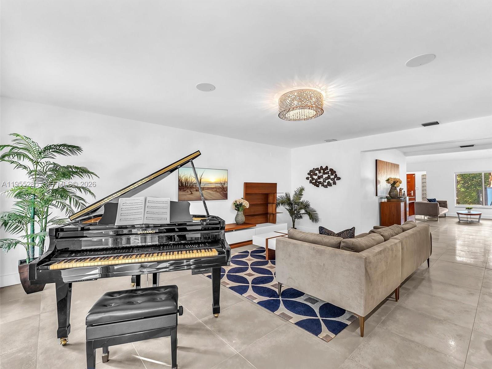 HOLLYWOOD LAKES SECTION - Residential