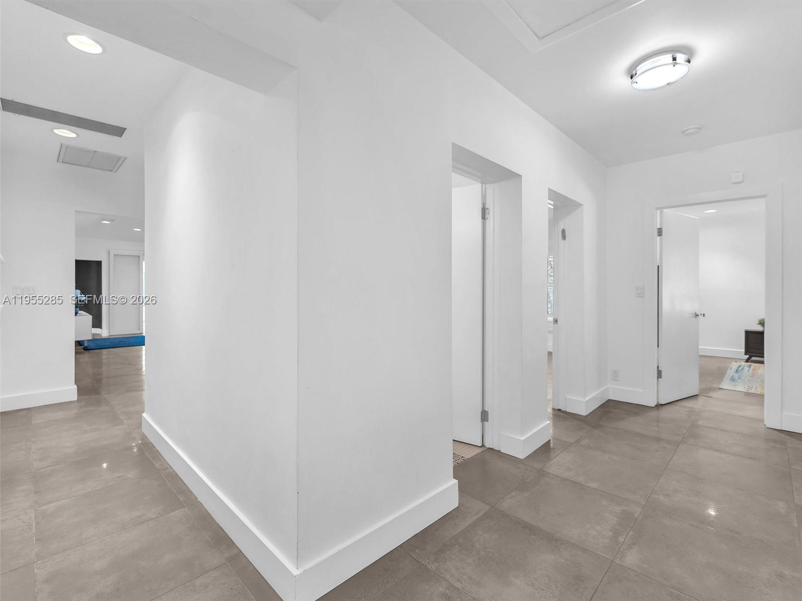 HOLLYWOOD LAKES SECTION - Residential