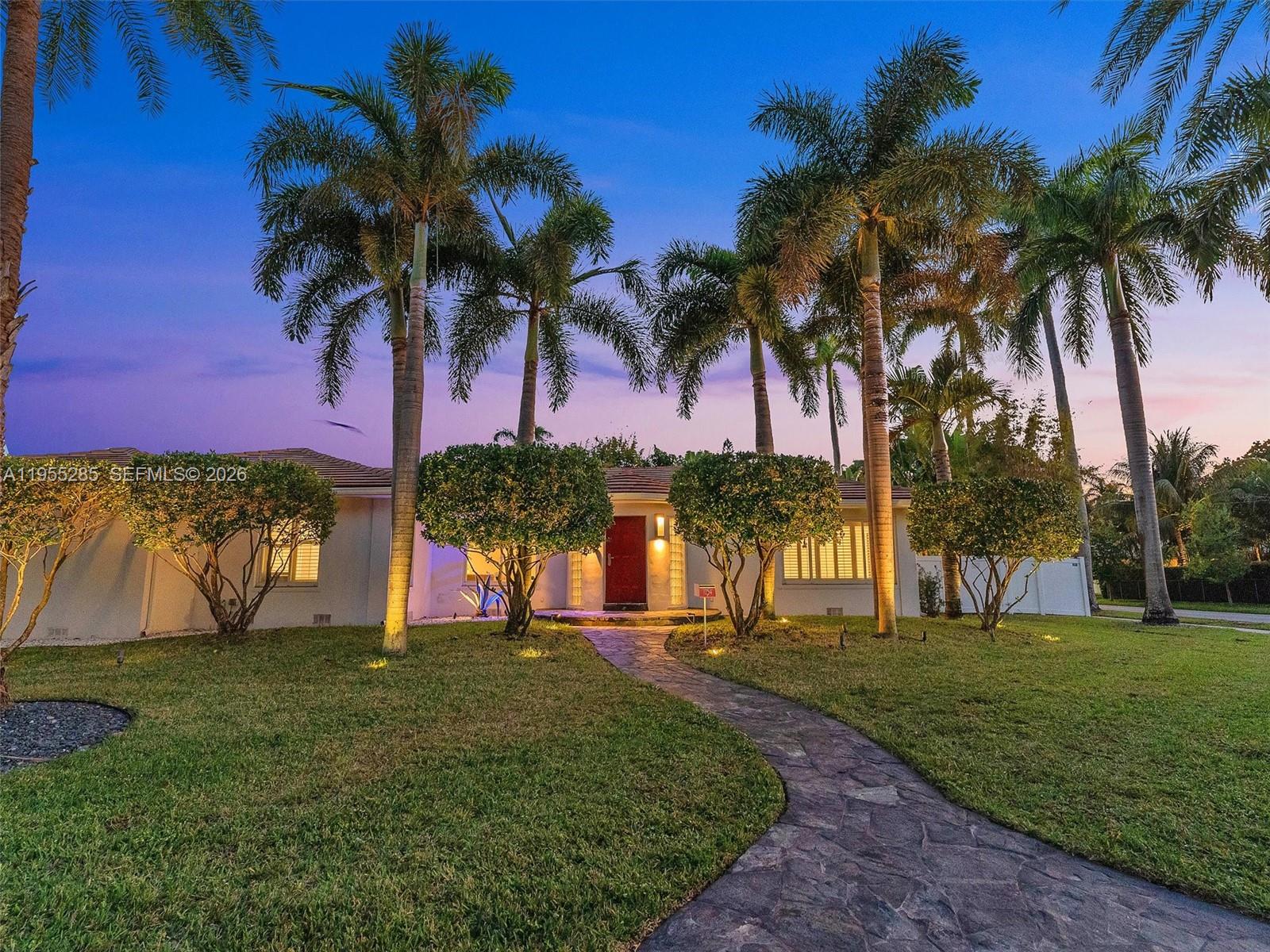 HOLLYWOOD LAKES SECTION - Residential