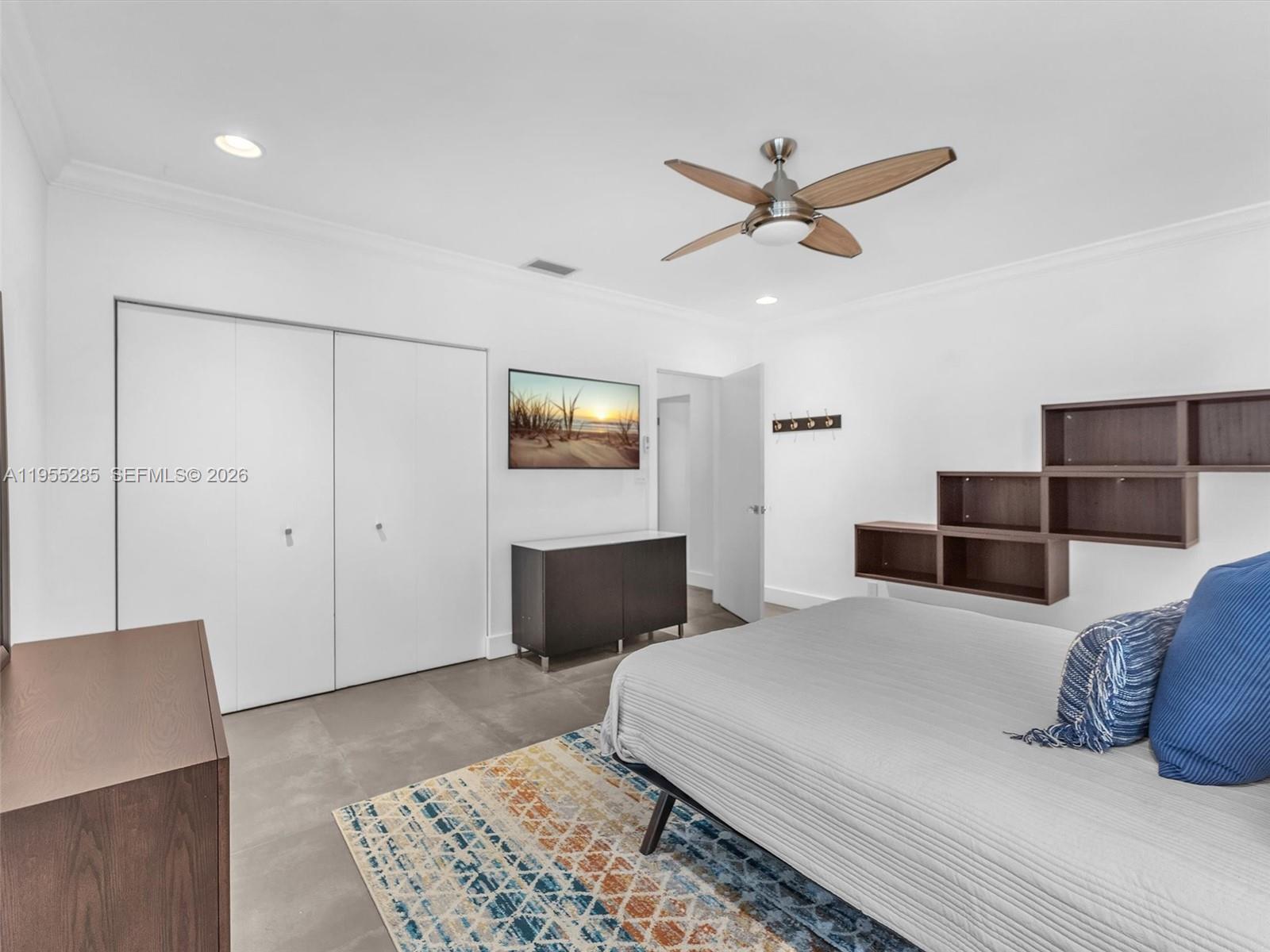 HOLLYWOOD LAKES SECTION - Residential